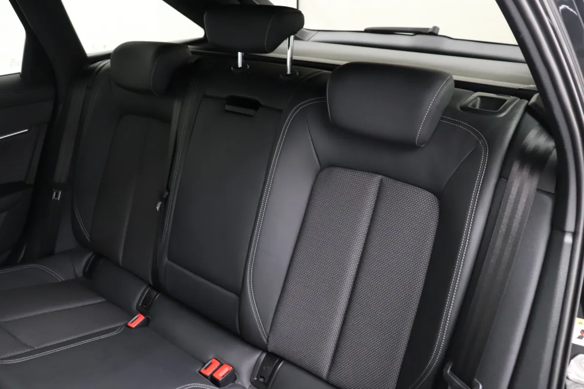 Audi A6 12