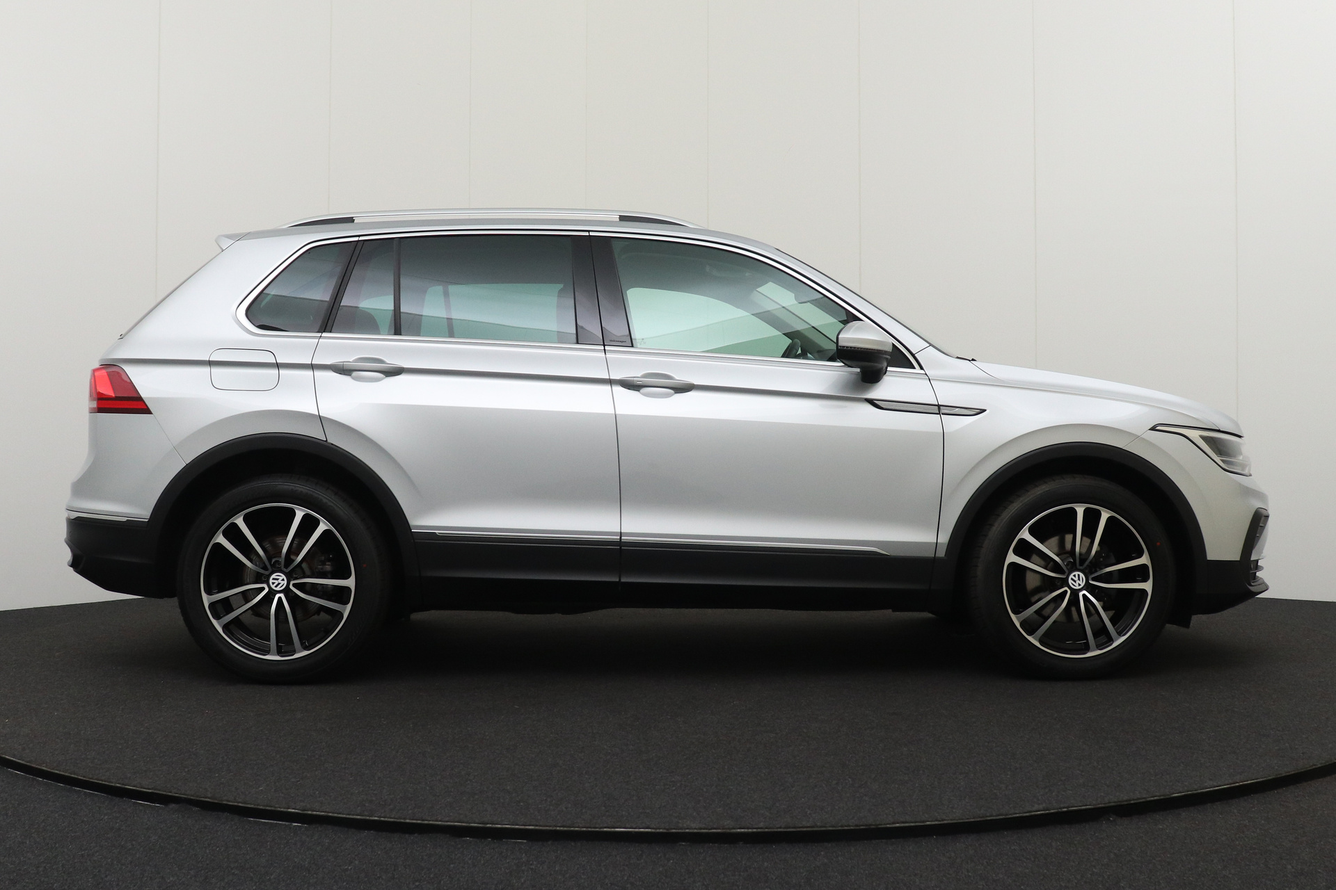 Volkswagen Tiguan 6