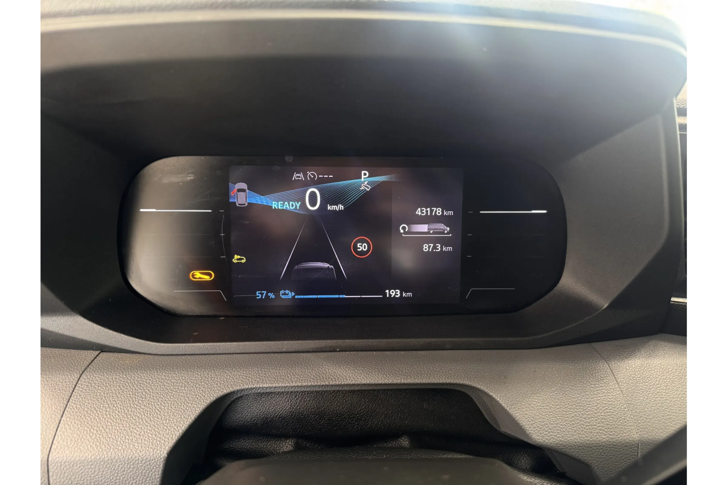 Renault Master E-Tech fullscreen 16