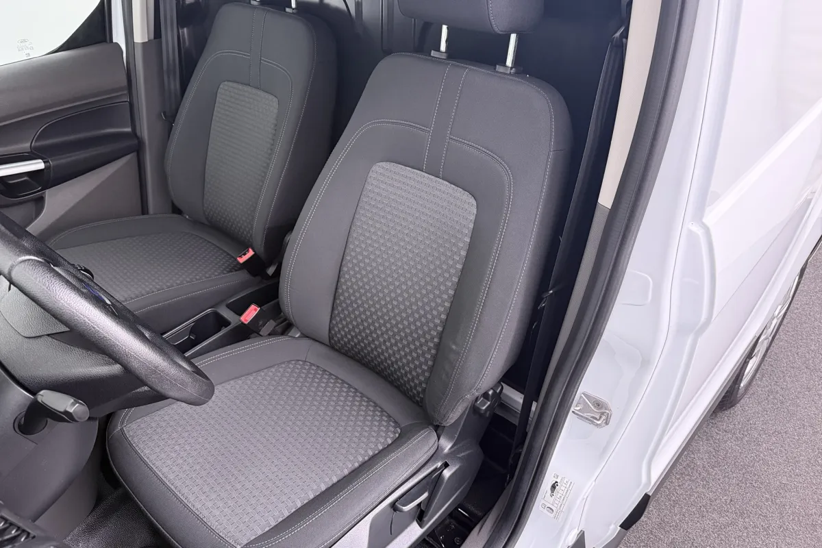 Ford Transit Connect 9