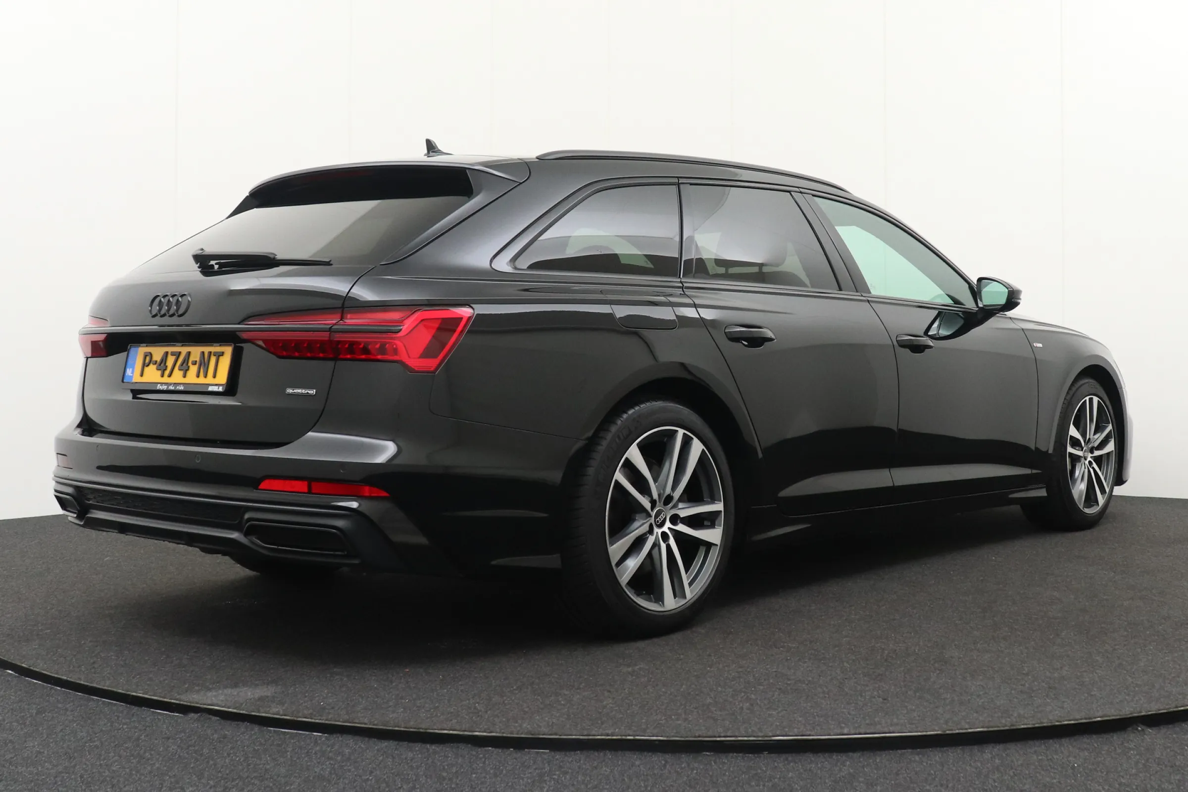 Audi A6 fullscreen 2