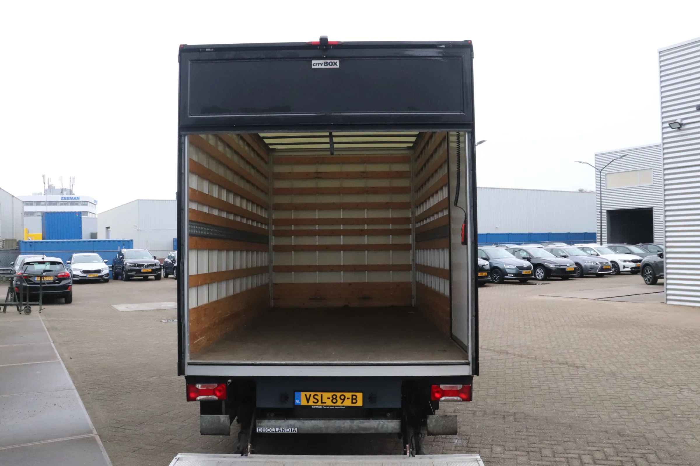 Mercedes-Benz Sprinter fullscreen 6