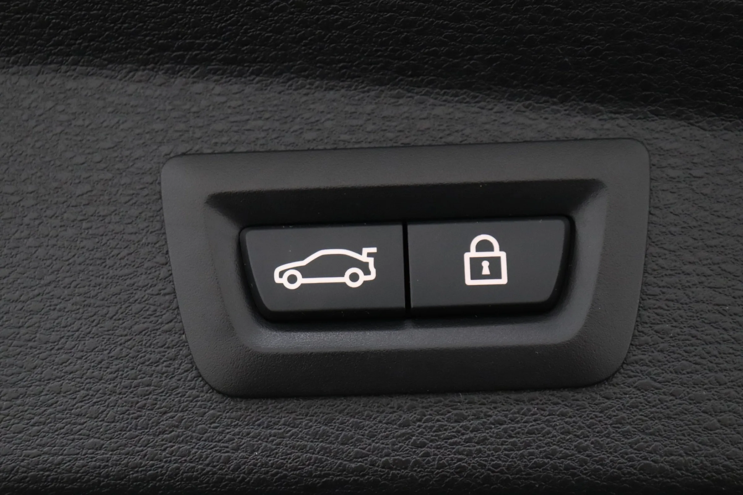 BMW X2 fullscreen 16