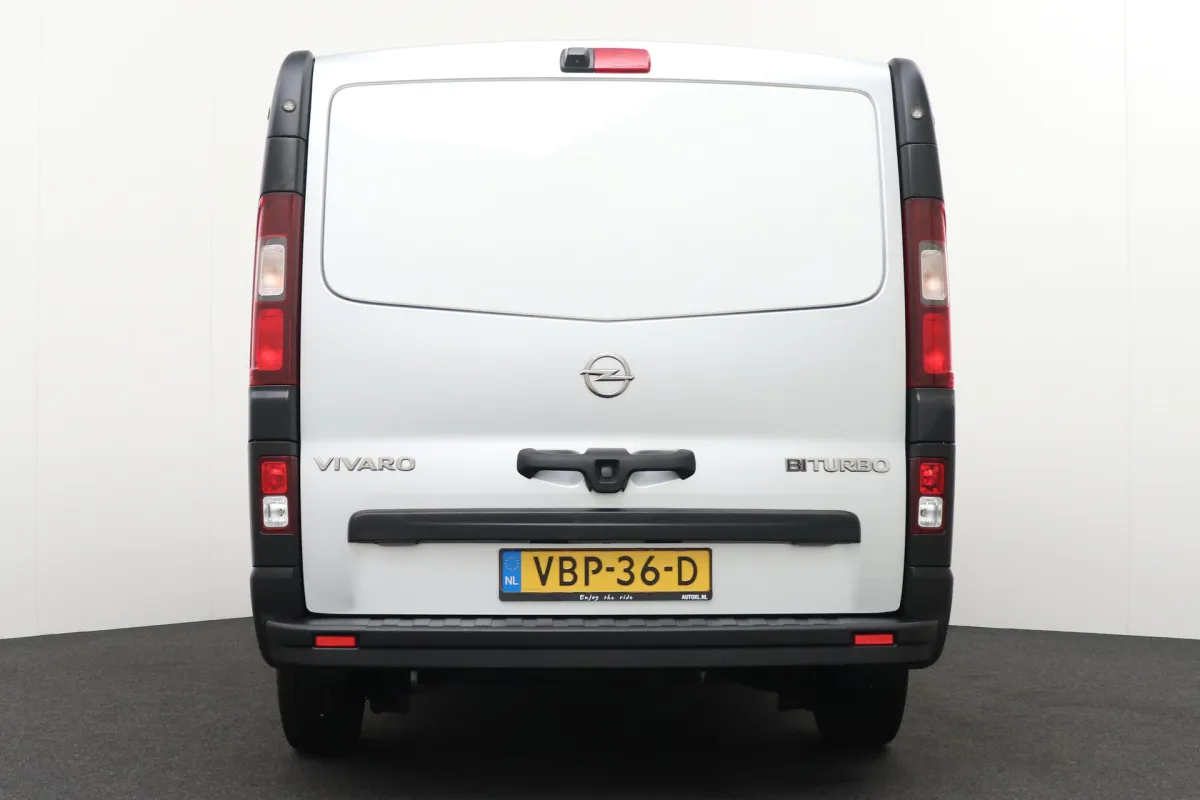 Opel Vivaro 4
