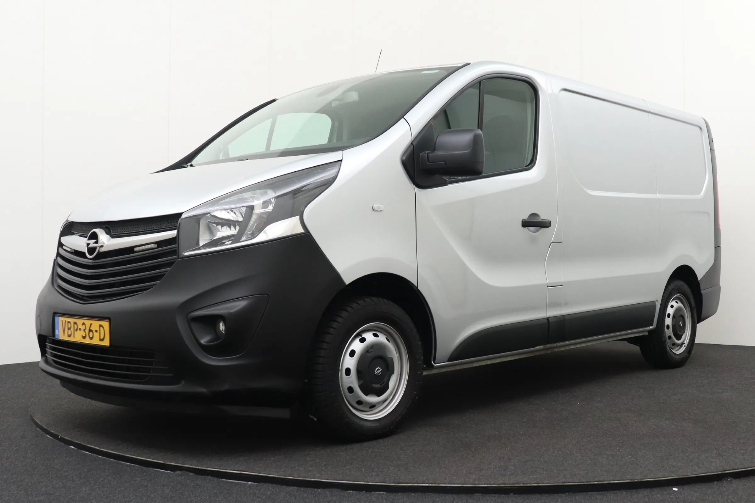 Opel Vivaro fullscreen 1