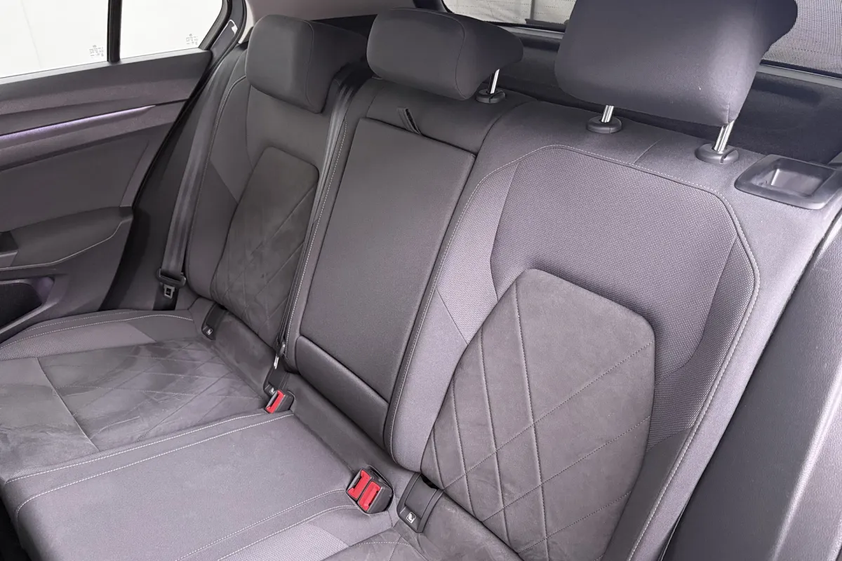 Volkswagen Golf 11