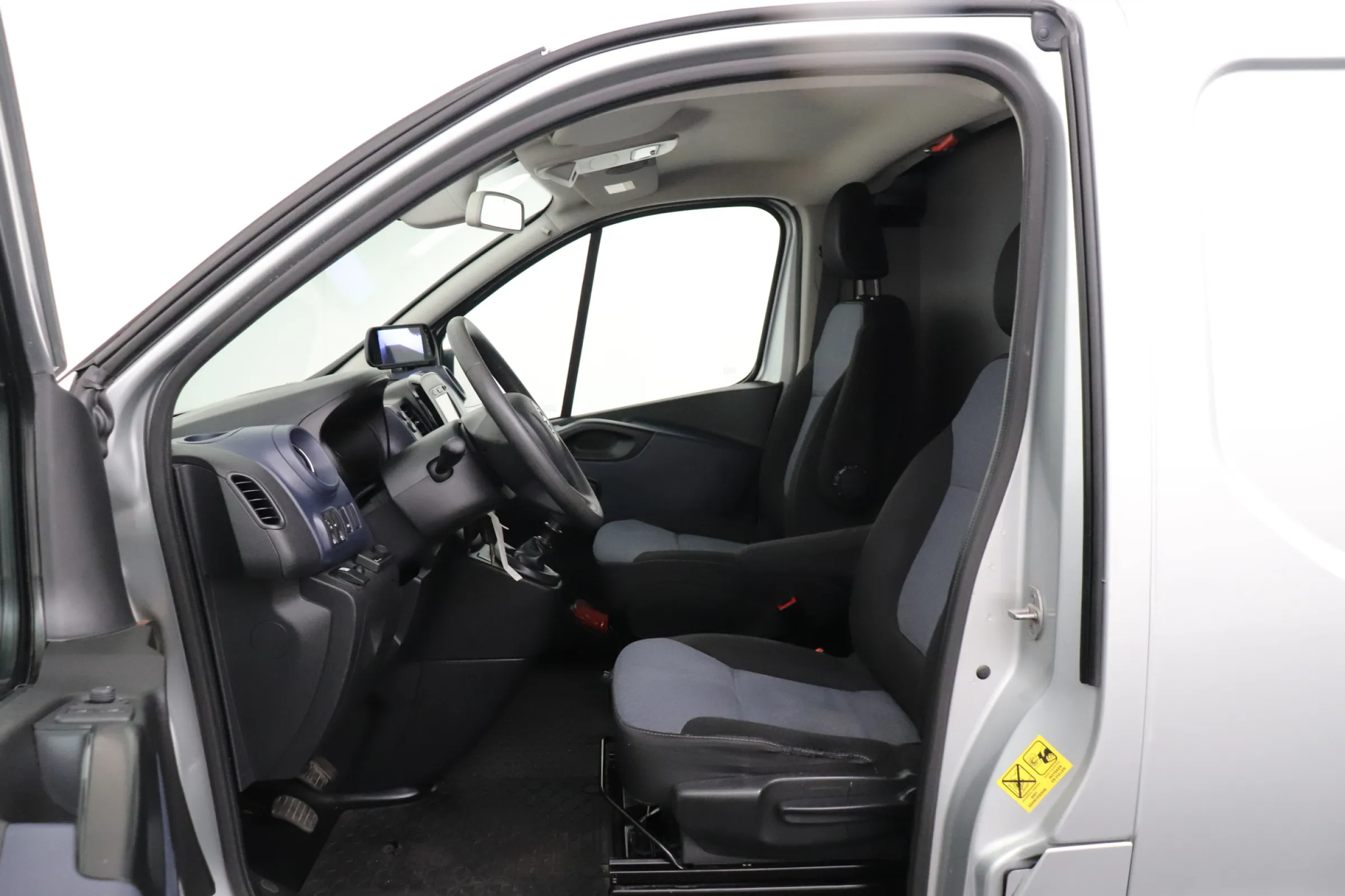 Opel Vivaro fullscreen 9