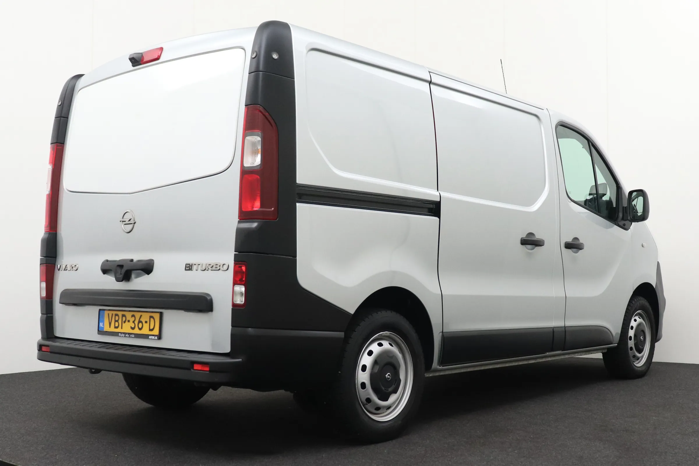 Opel Vivaro fullscreen 2