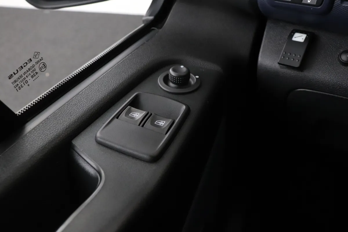 Opel Vivaro 15