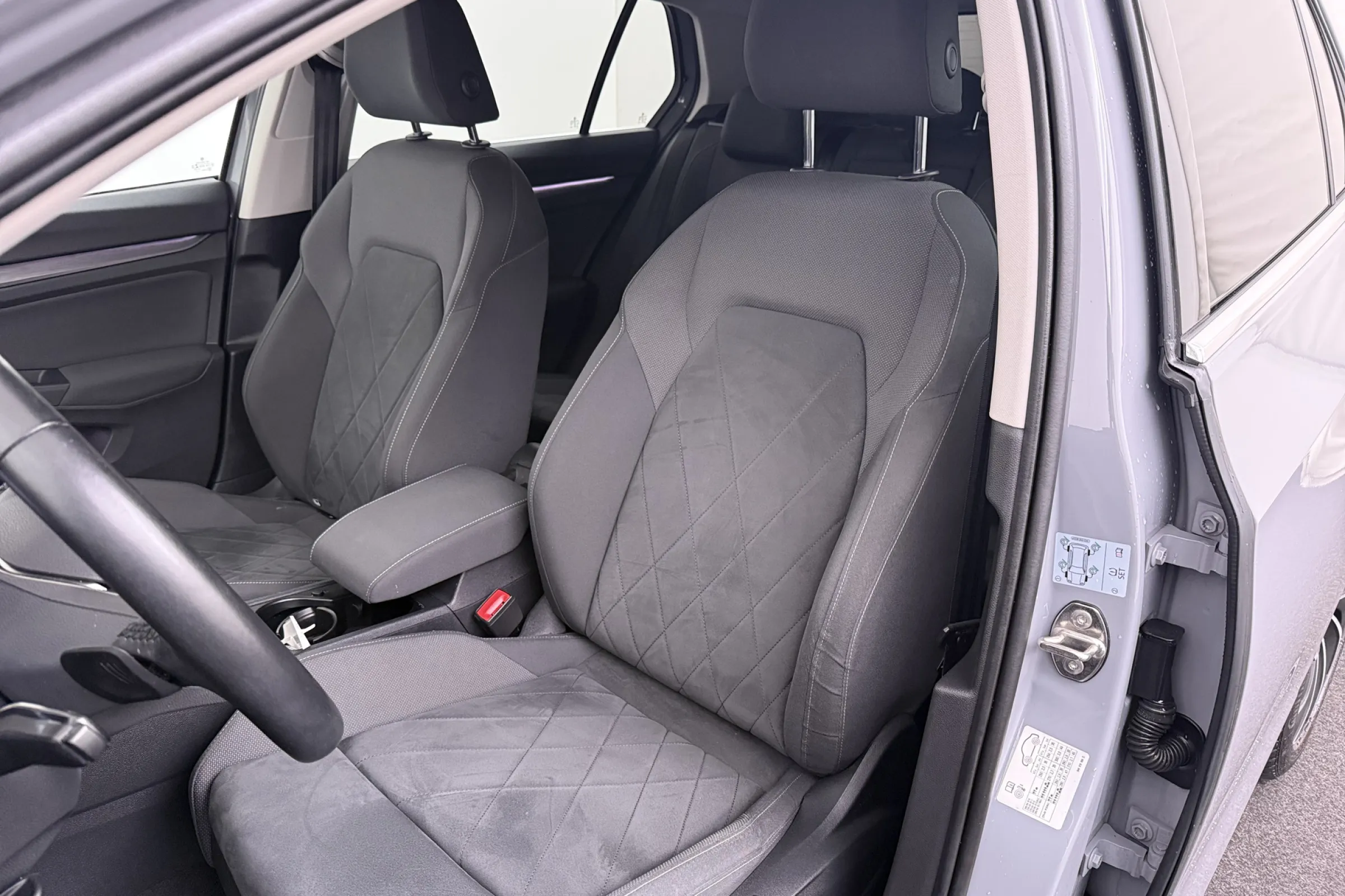 Volkswagen Golf fullscreen 9