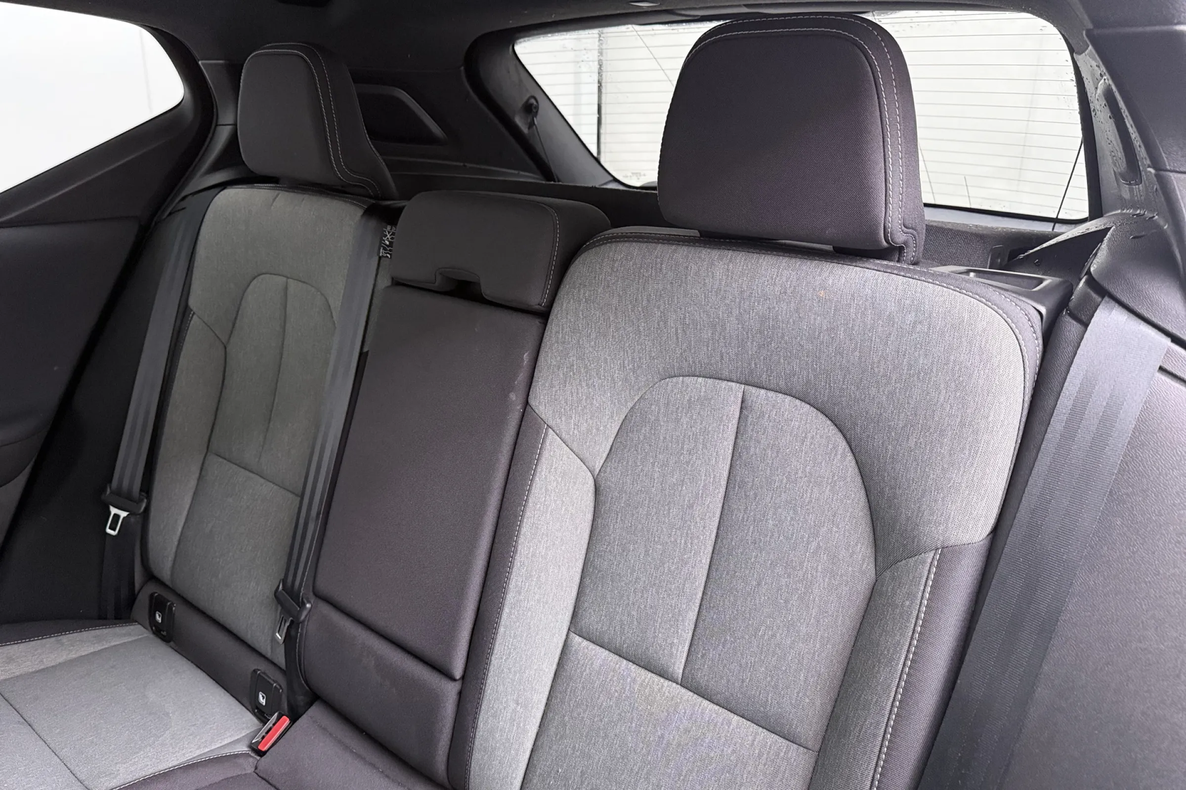 Volvo XC40 fullscreen 10