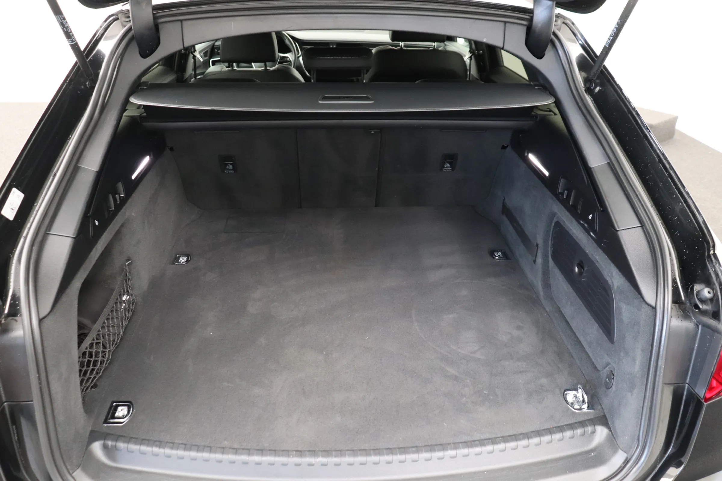 Audi A6 fullscreen 13