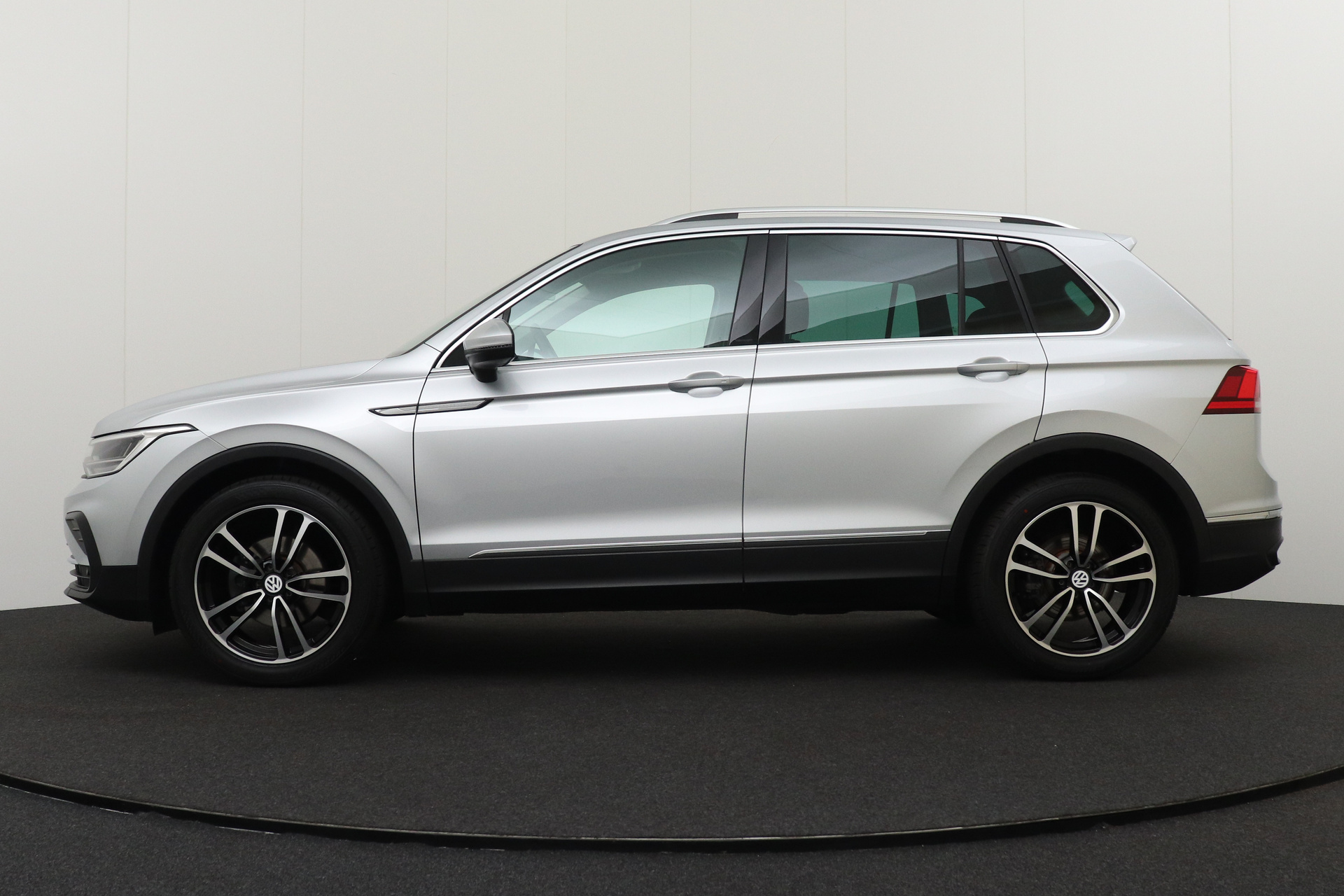 Volkswagen Tiguan 5