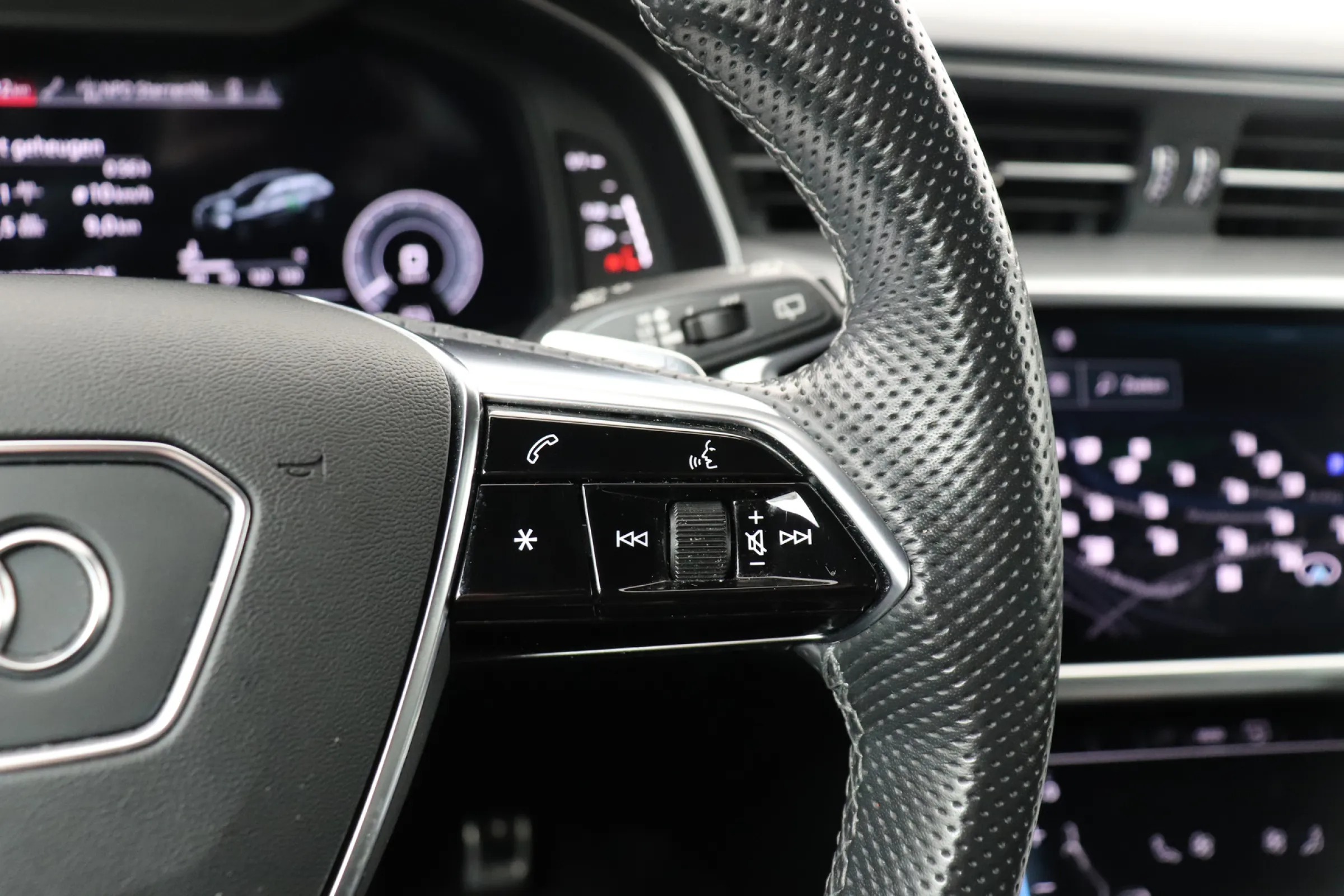 Audi A6 fullscreen 21