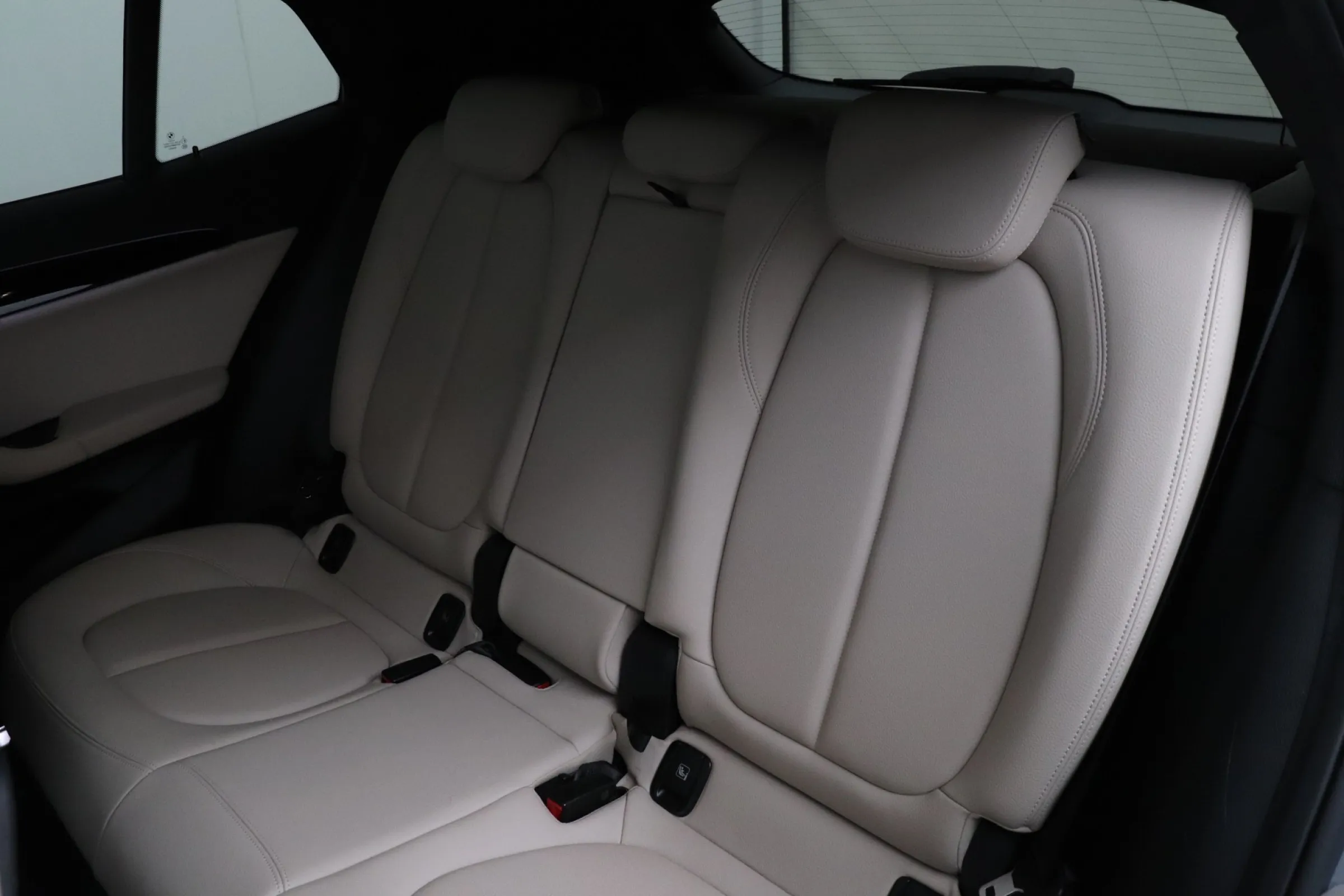 BMW X2 fullscreen 13