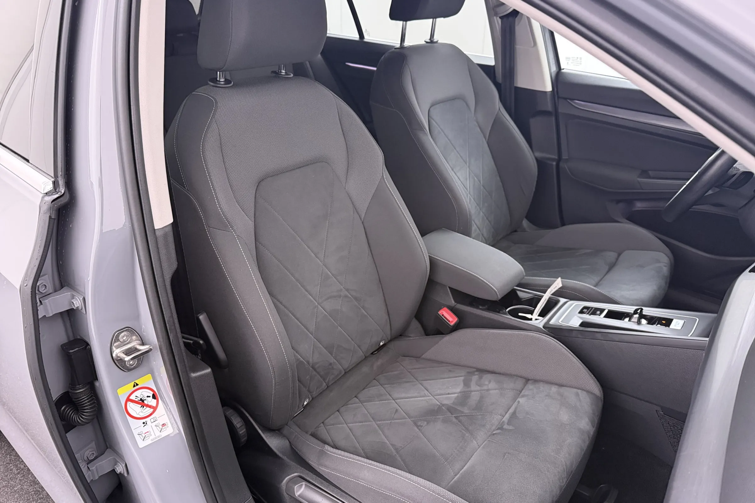 Volkswagen Golf fullscreen 14