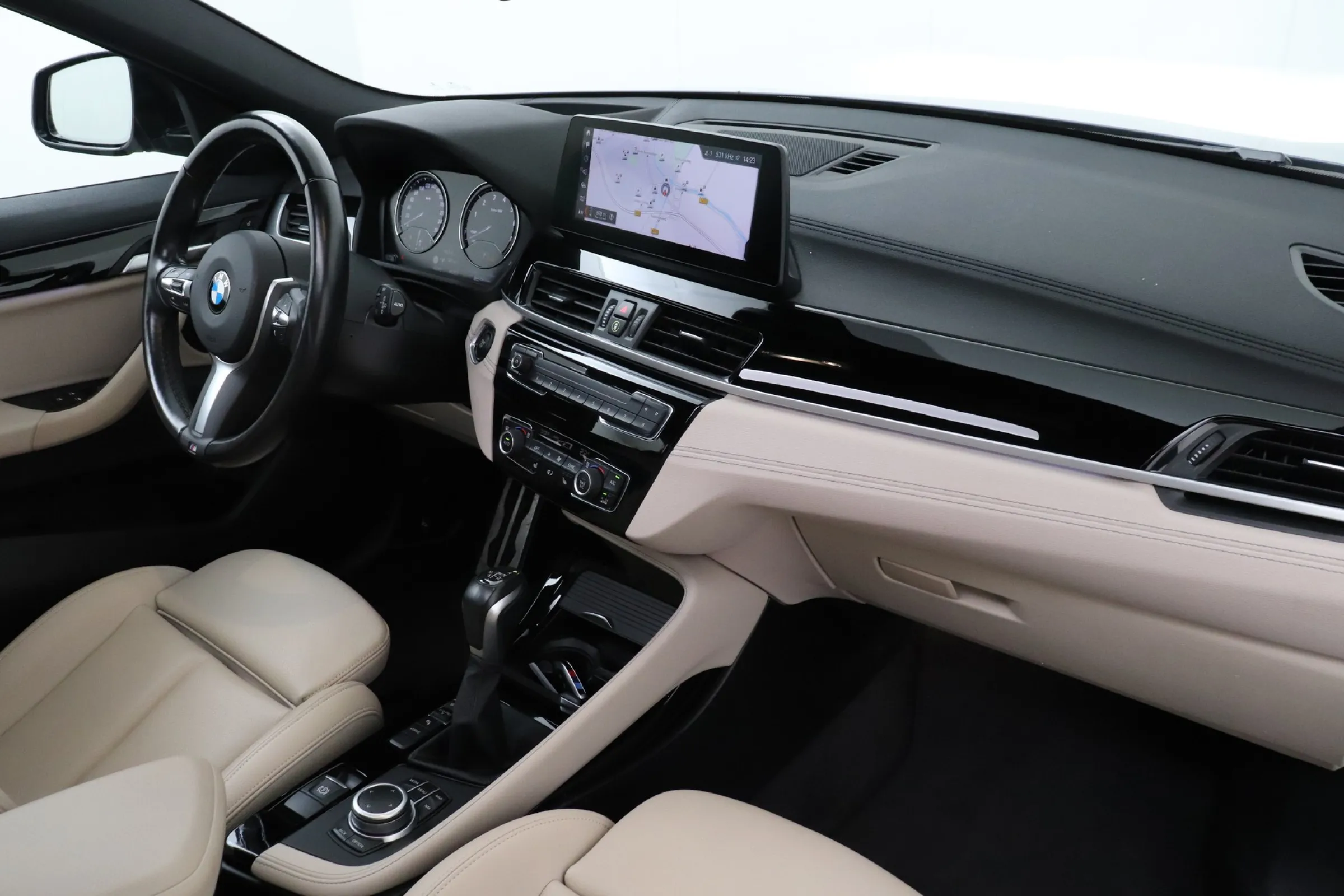 BMW X2 fullscreen 18