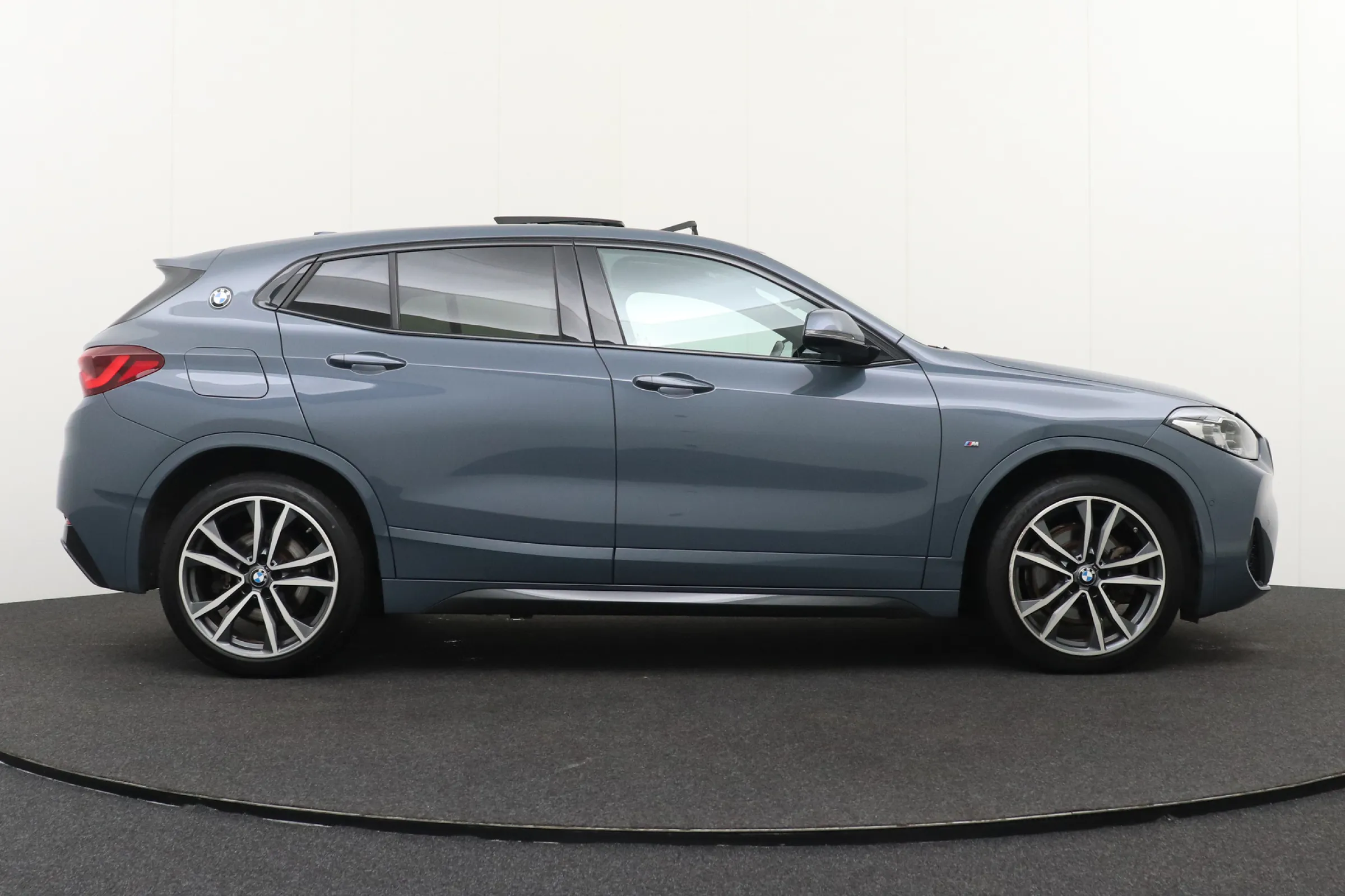 BMW X2 fullscreen 6
