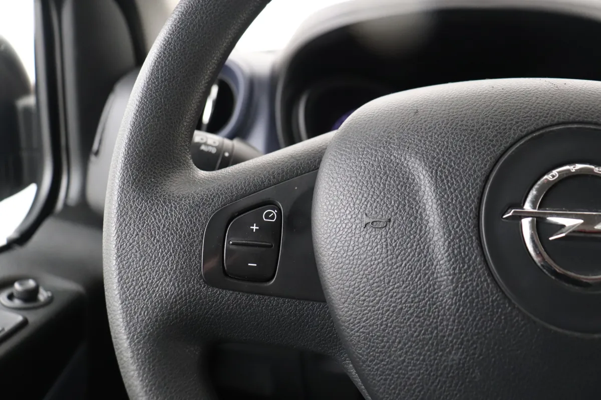 Opel Vivaro 16