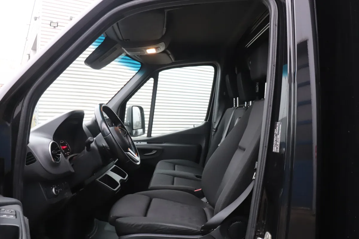 Mercedes-Benz Sprinter 8