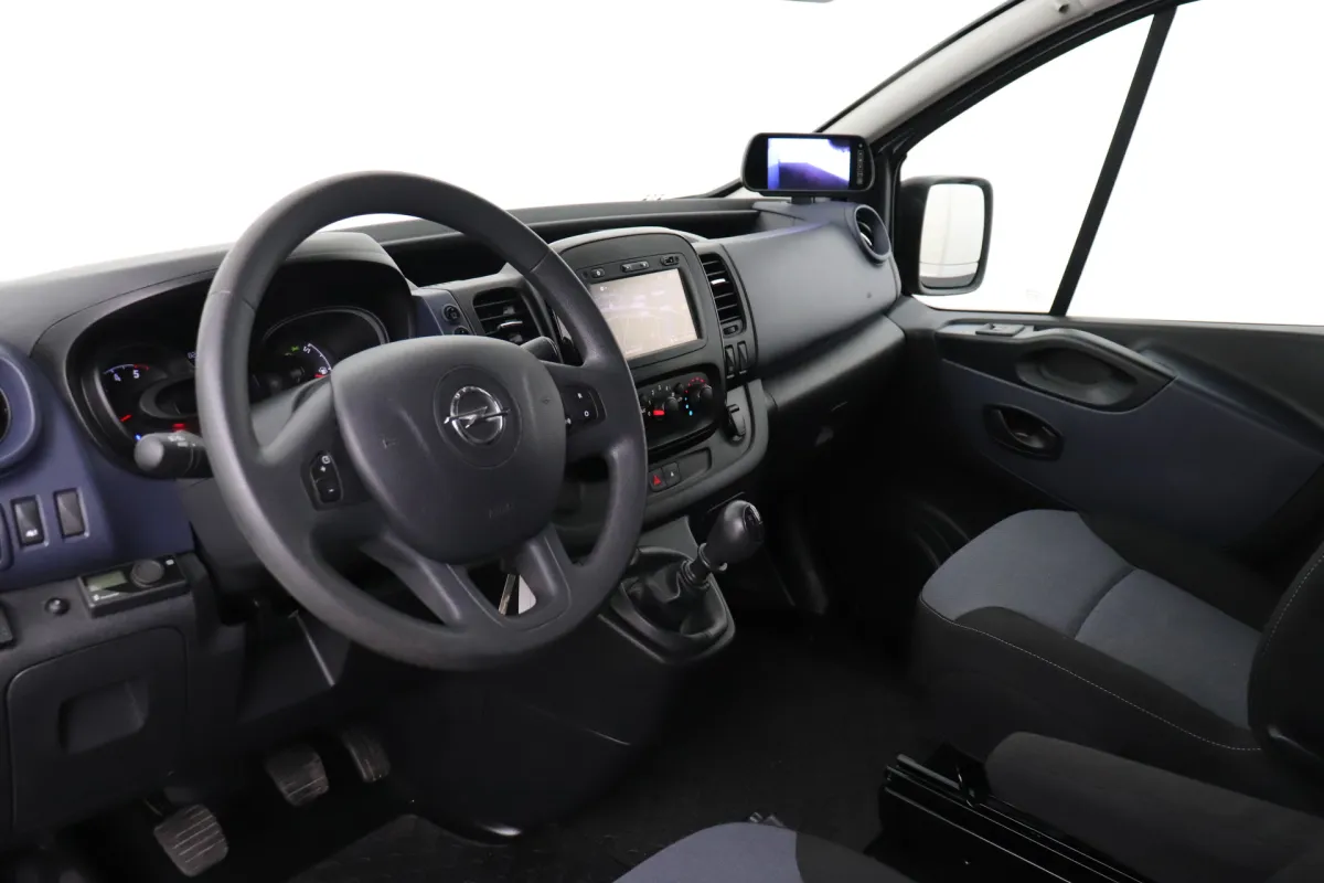 Opel Vivaro 8