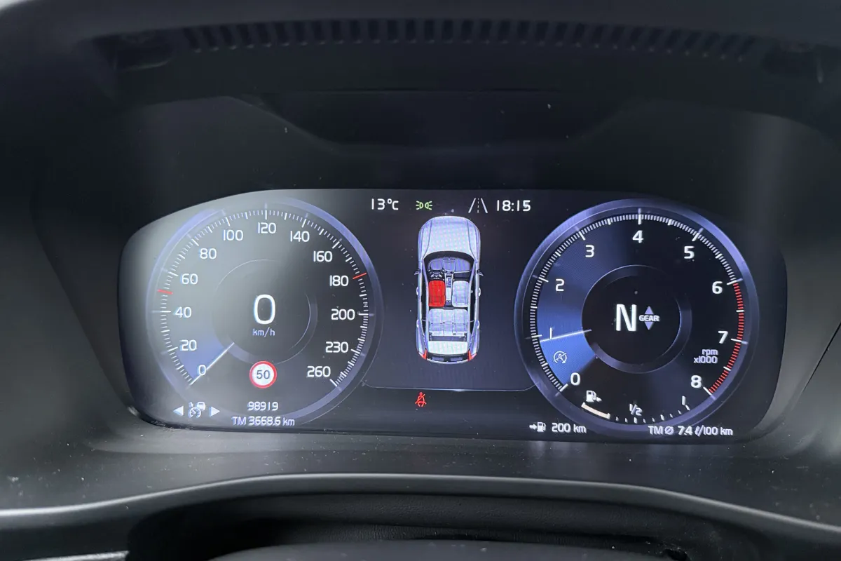 Volvo XC40 18