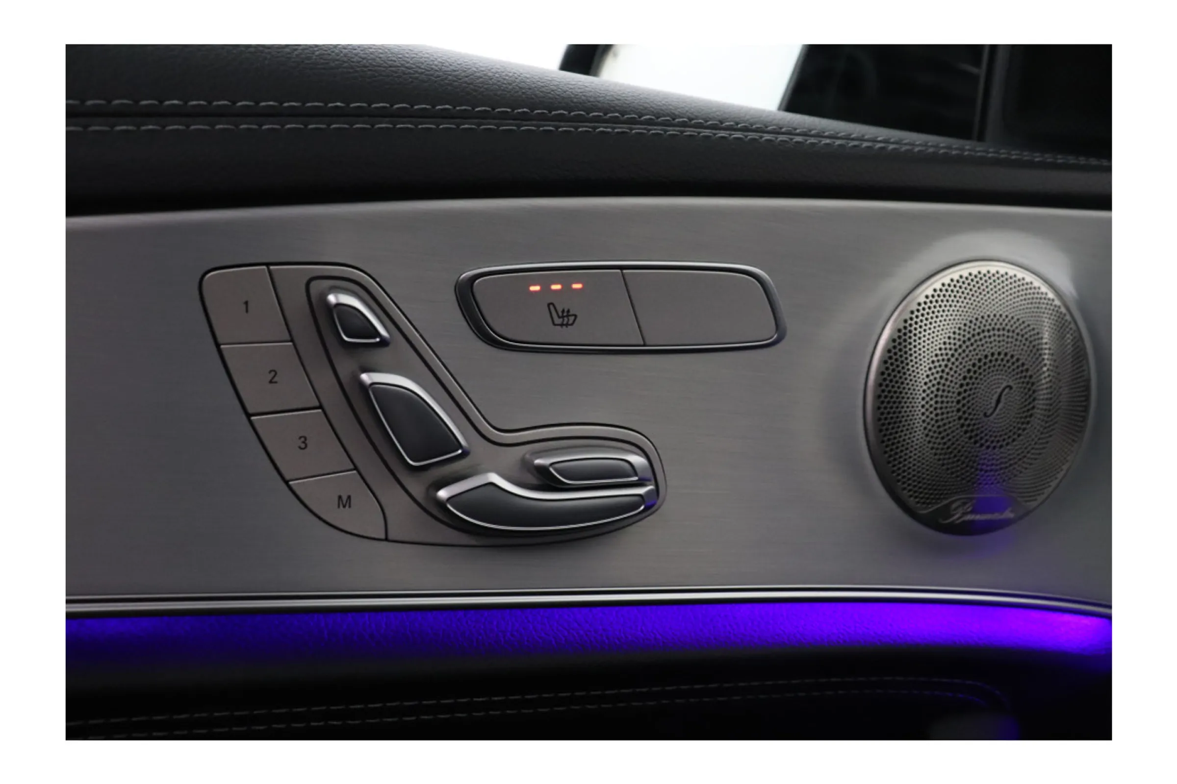 Mercedes-Benz E-Klasse fullscreen 17