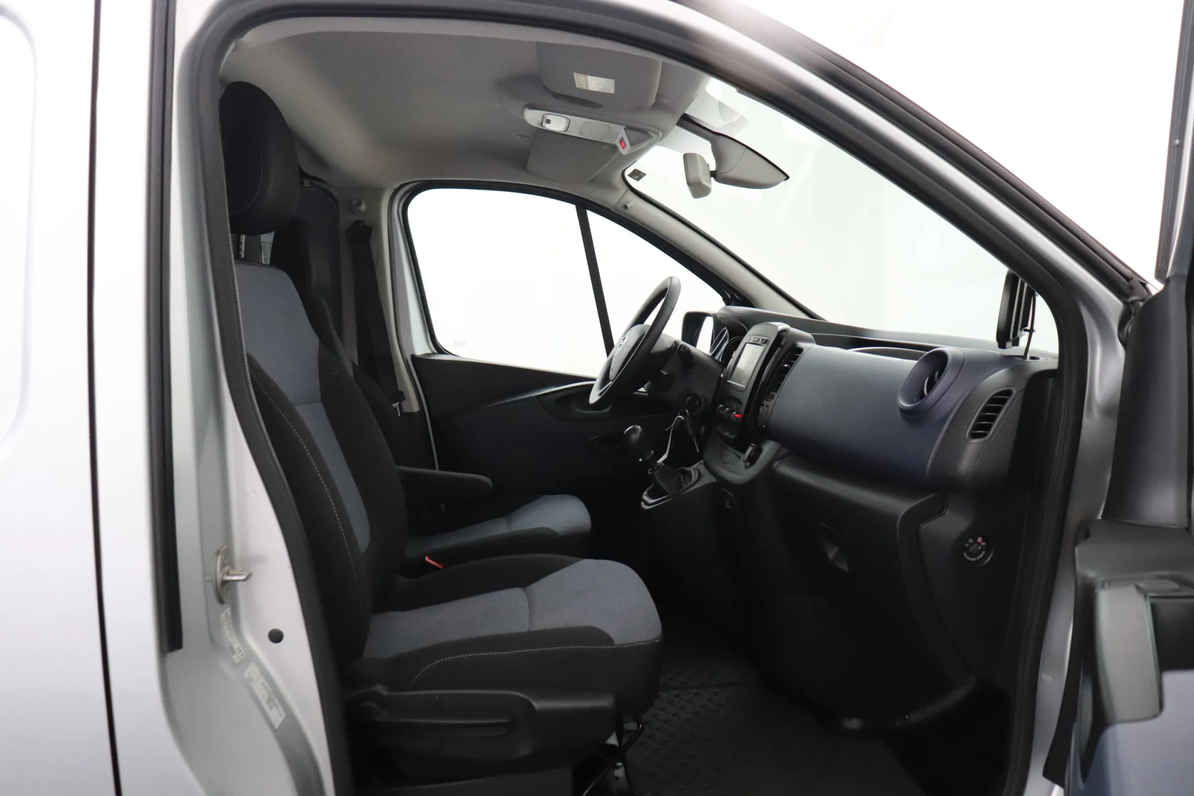Opel Vivaro fullscreen 13