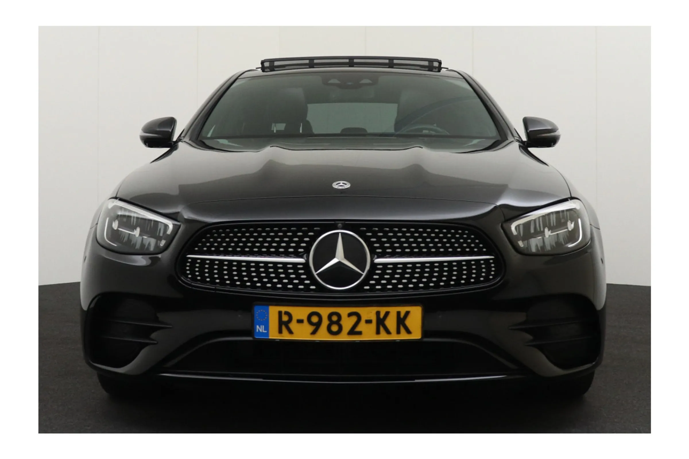 Mercedes-Benz E-Klasse fullscreen 3
