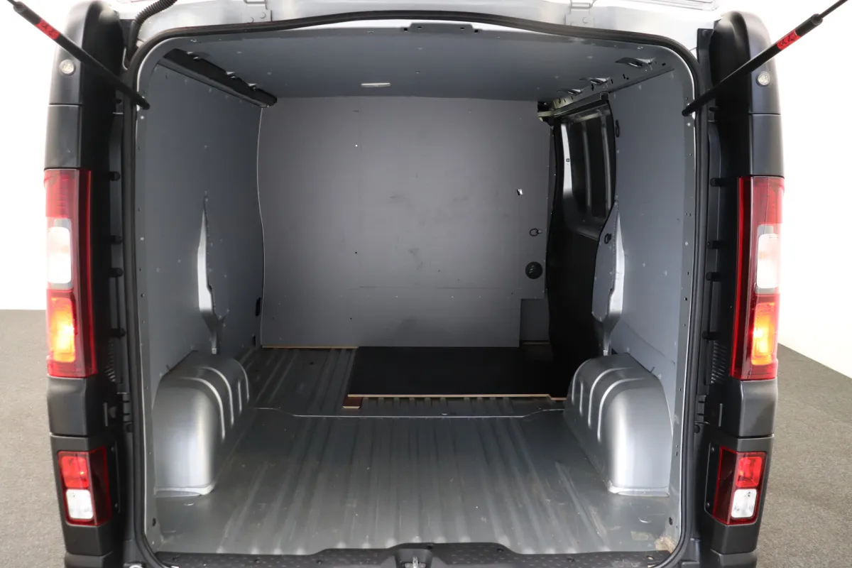 Opel Vivaro 11