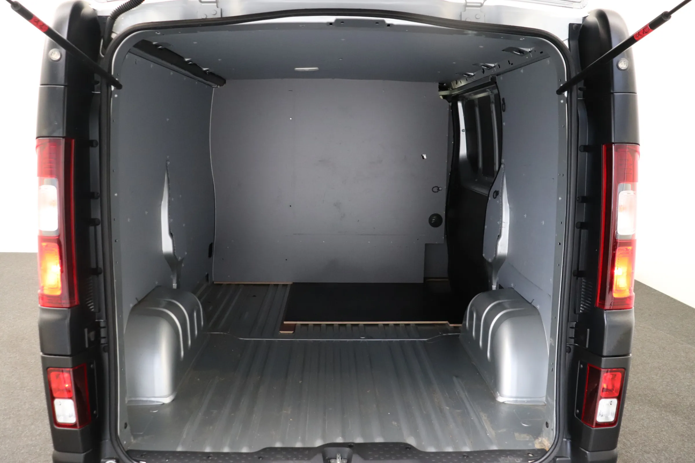 Opel Vivaro fullscreen 11
