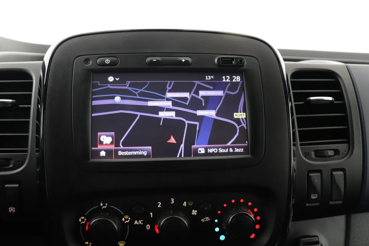Opel Vivaro 17