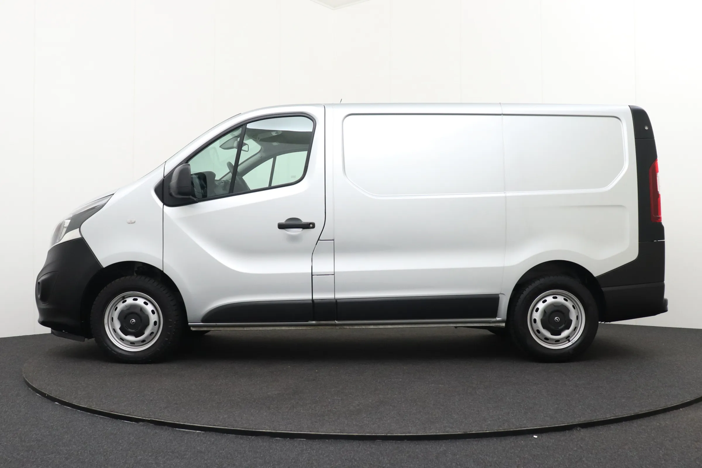 Opel Vivaro fullscreen 5