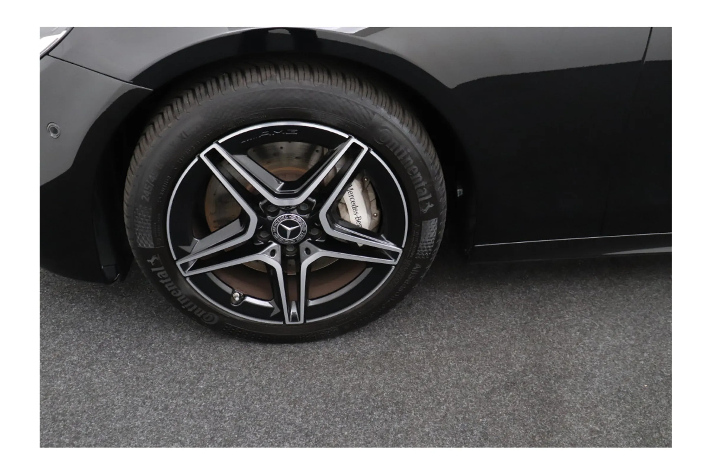 Mercedes-Benz E-Klasse fullscreen 27