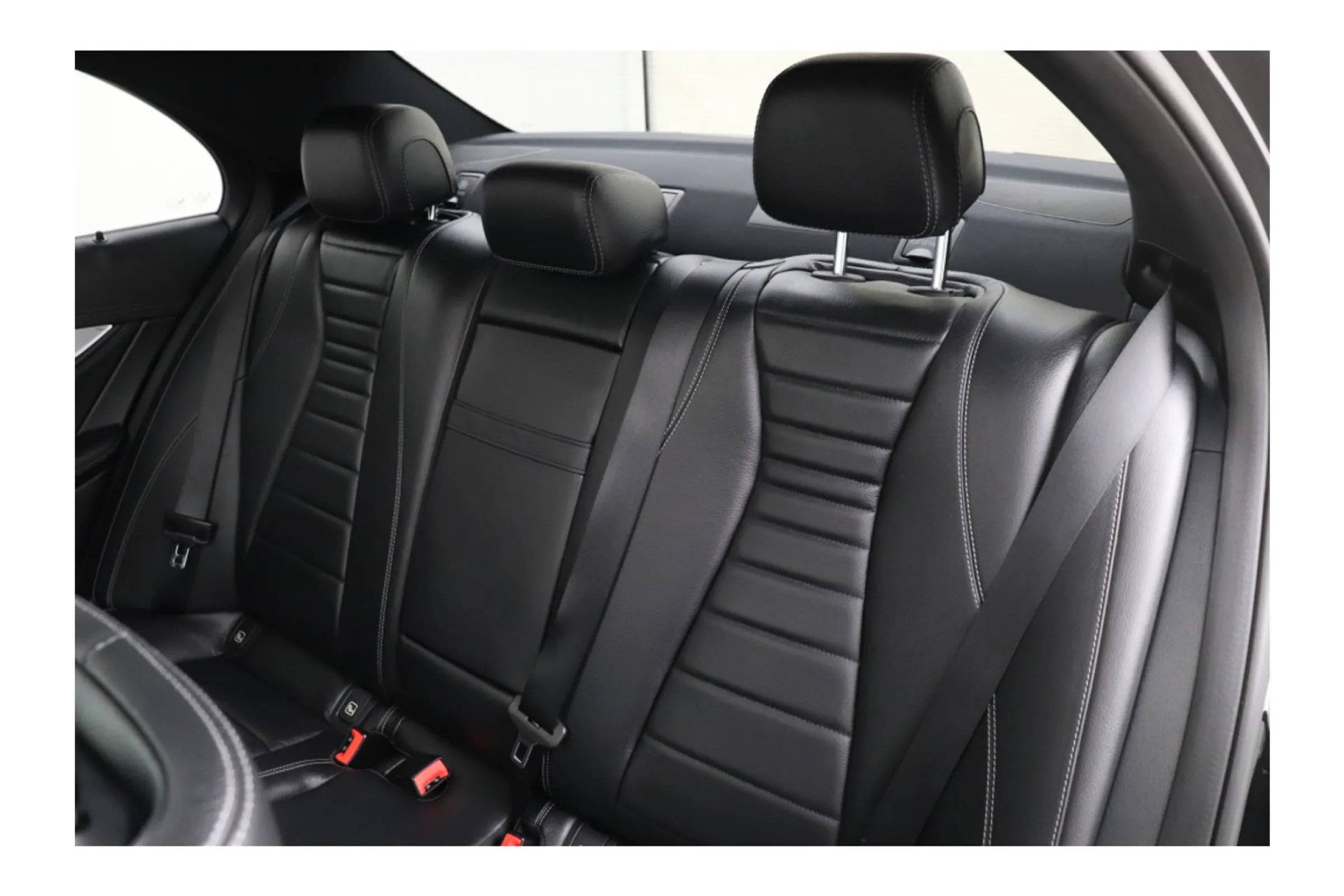 Mercedes-Benz E-Klasse fullscreen 11