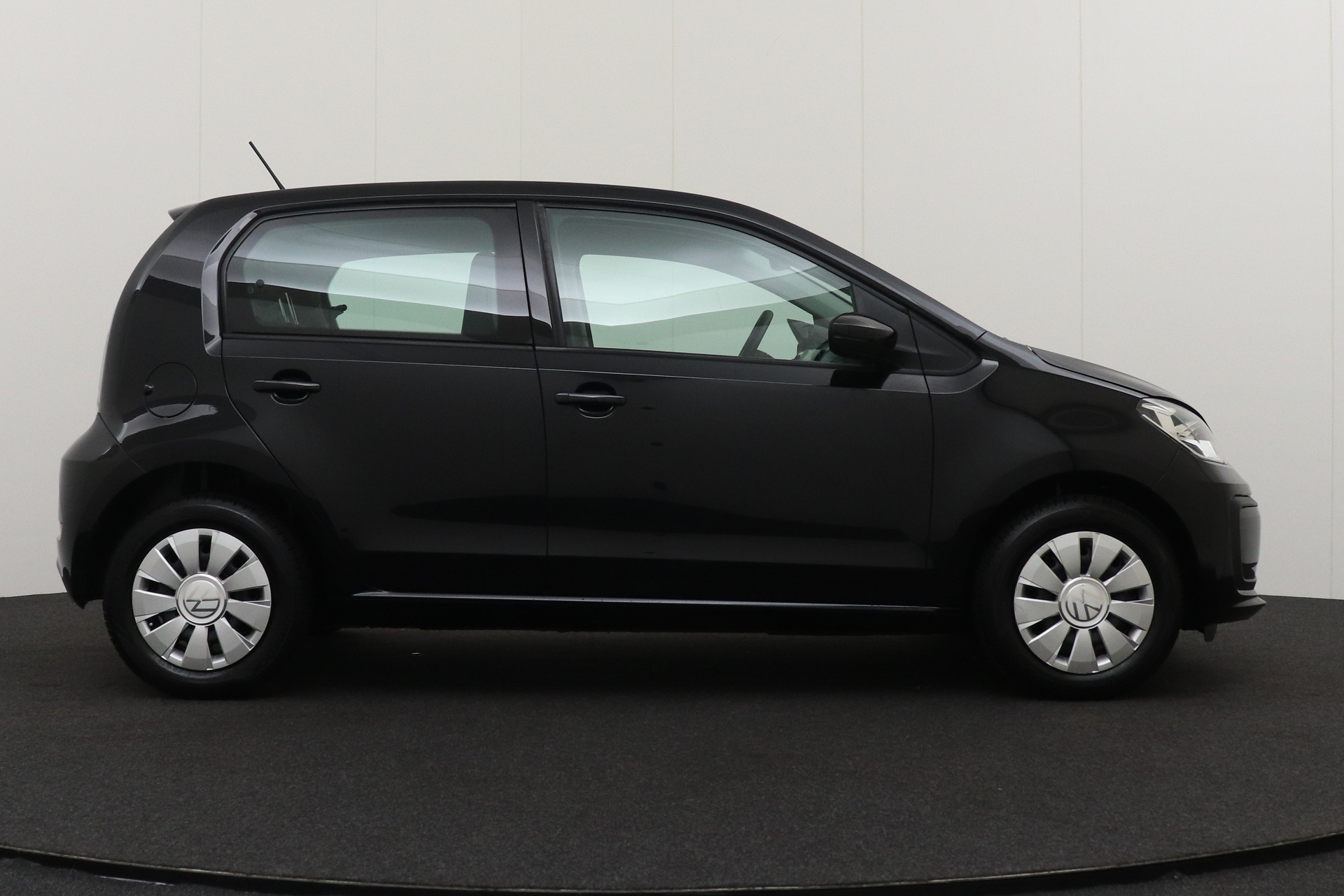 Volkswagen up! 6