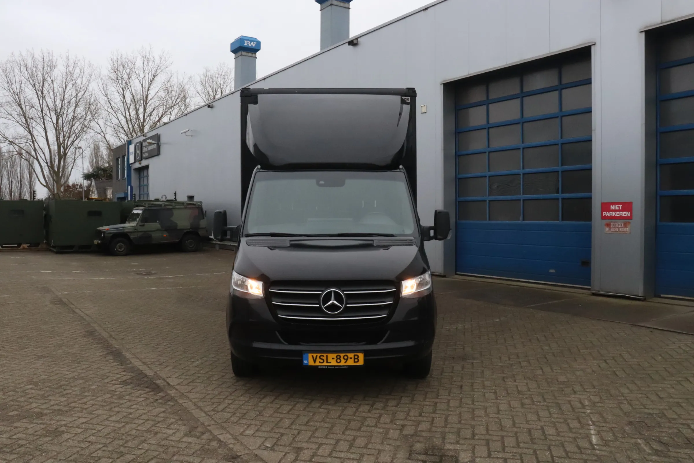 Mercedes-Benz Sprinter fullscreen 2