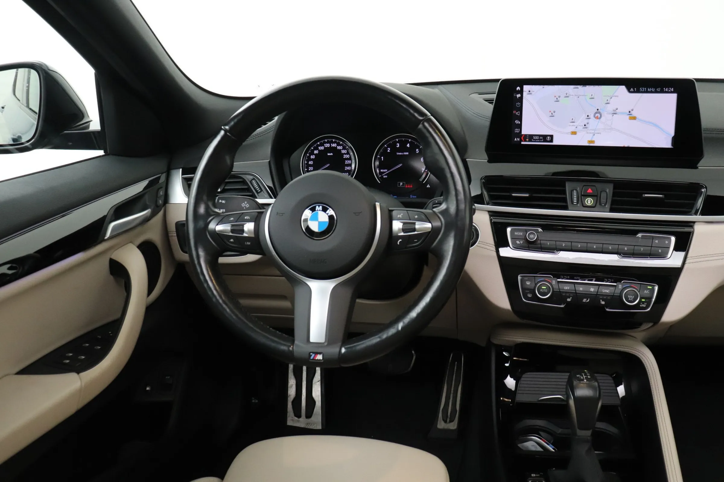 BMW X2 fullscreen 10
