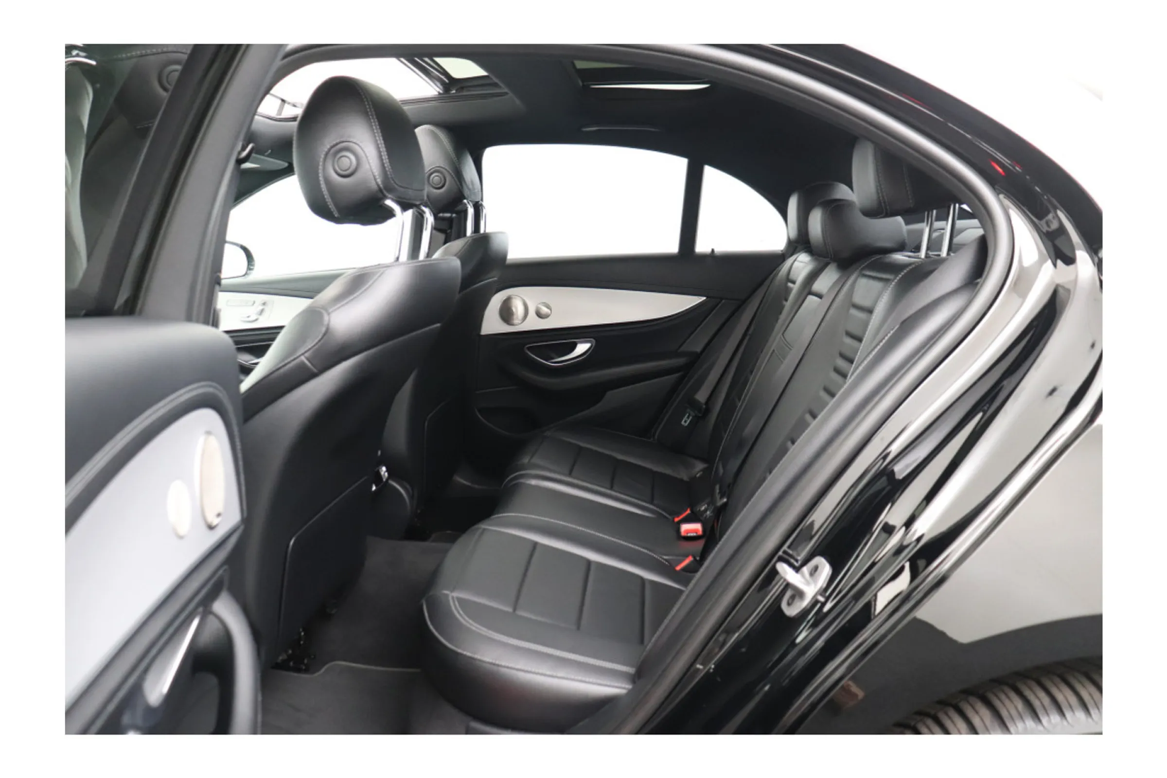Mercedes-Benz E-Klasse fullscreen 10