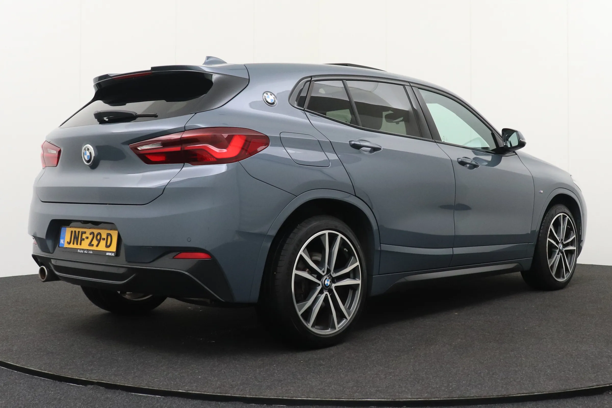 BMW X2 fullscreen 2