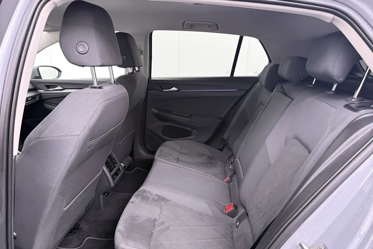 Volkswagen Golf 12
