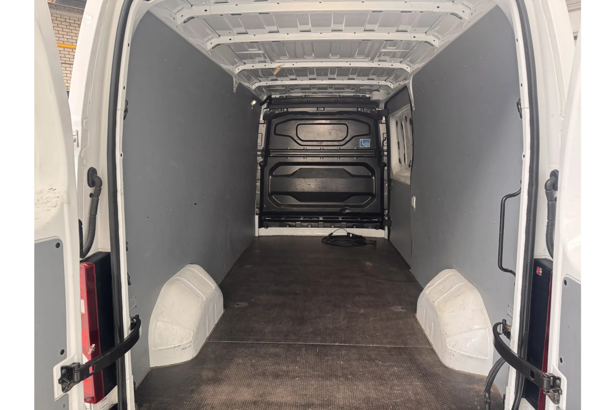 Renault Master E-Tech fullscreen 8