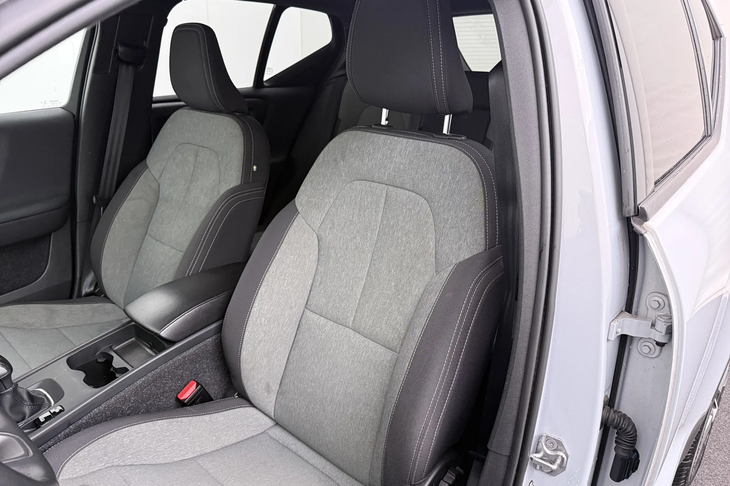 Volvo XC40 fullscreen 9