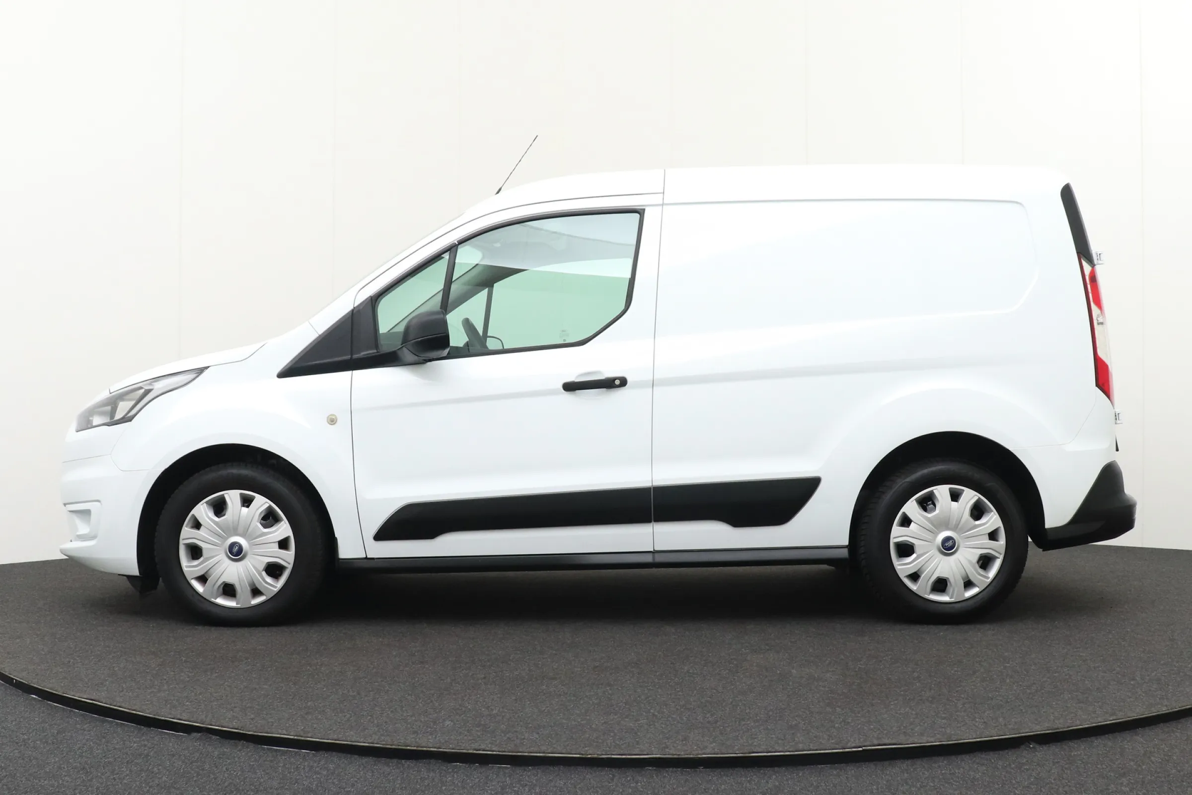 Ford Transit Connect fullscreen 5