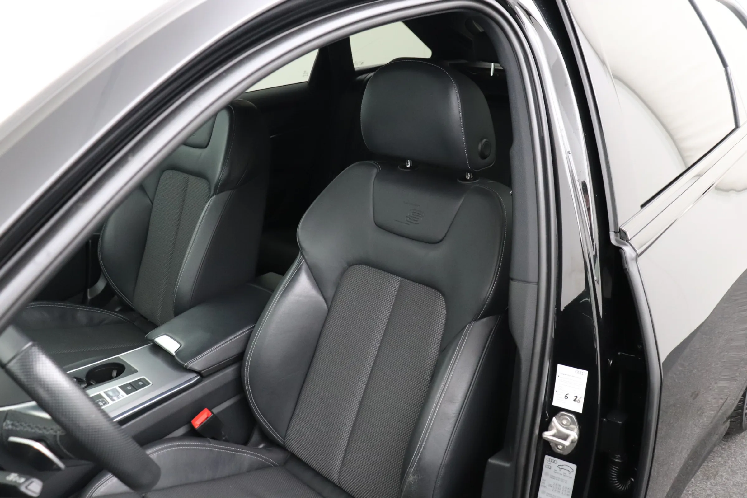 Audi A6 fullscreen 10